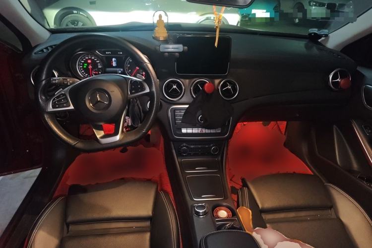 Used Mercedes-Benz GLA 2019 GLA 200 Fashion Model Center Console