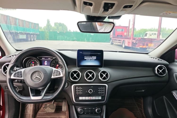 Used Mercedes-Benz GLA 2019 GLA 200 Fashion Model Center Console
