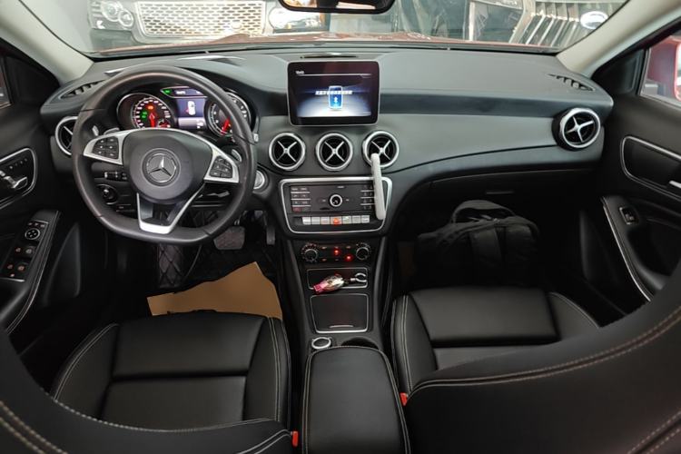 Used Mercedes-Benz GLA 2019 GLA 200 Fashion Model Center Console