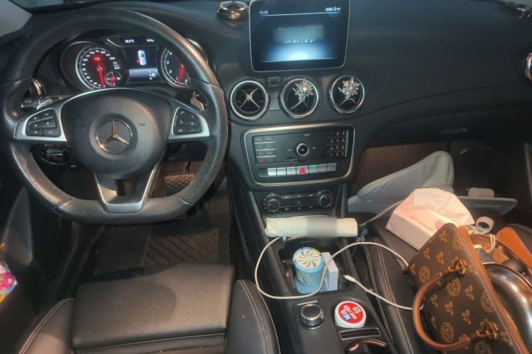 Used Mercedes-Benz GLA 2019 GLA 200 Fashion Model Center Console