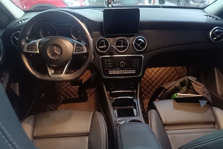 Used Mercedes-Benz GLA 2019 GLA 200 Fashion Model Center Console