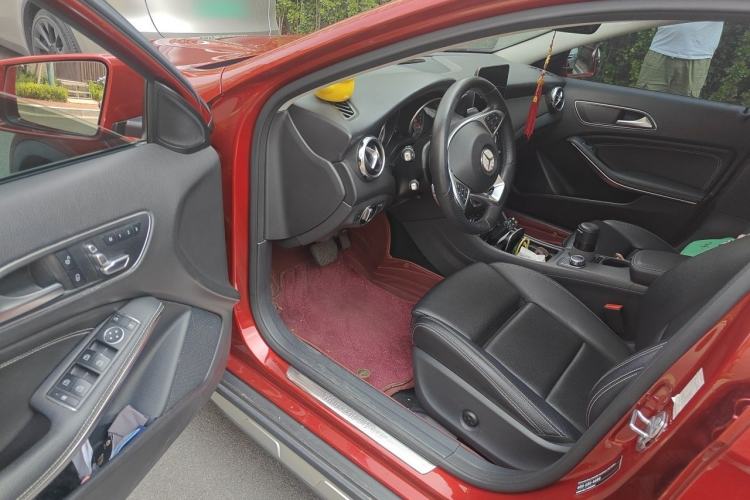 Used Mercedes-Benz GLA 2019 GLA 200 Dynamic Edition Driver Seat