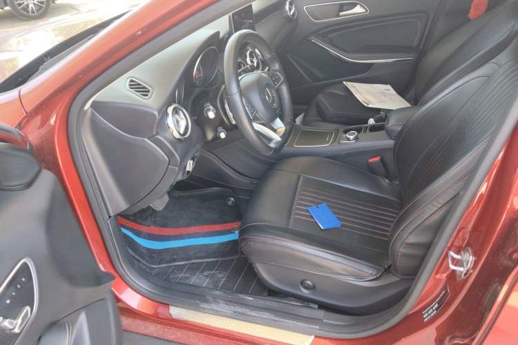 Used Mercedes-Benz GLA 2019 GLA 200 Dynamic Edition Driver Seat
