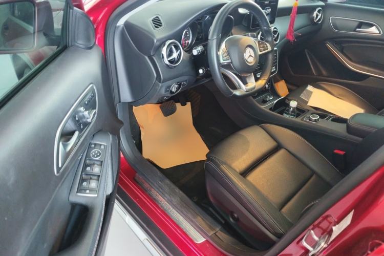 Used Mercedes-Benz GLA 2019 GLA 200 Dynamic Edition Driver Seat