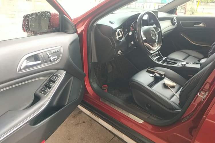 Used Mercedes-Benz GLA 2019 GLA 200 Dynamic Edition Driver Seat
