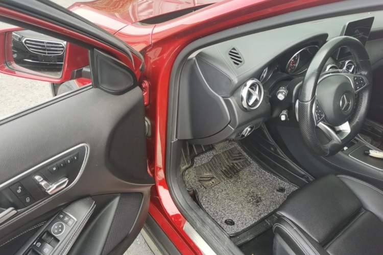 Used Mercedes-Benz GLA 2019 GLA 200 Fashion Model Driver Seat