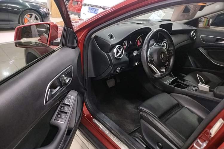 Used Mercedes-Benz GLA 2019 GLA 200 Dynamic Edition Driver Seat