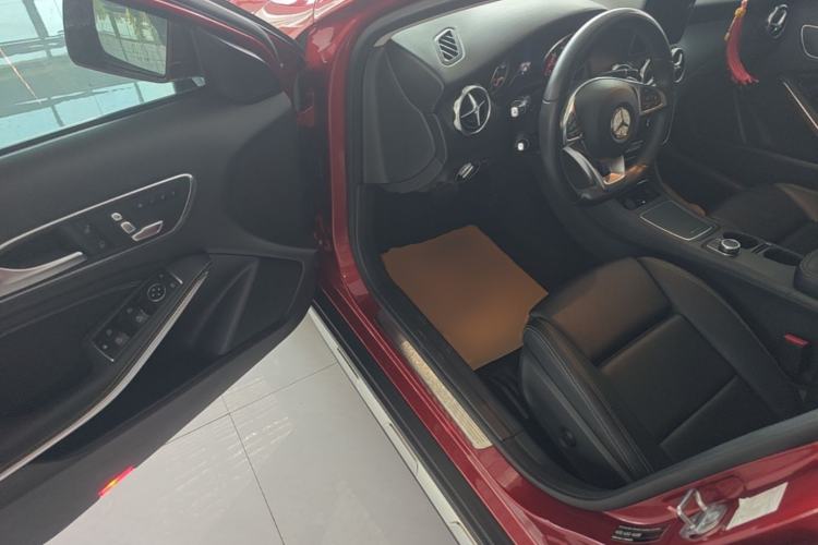 Used Mercedes-Benz GLA 2019 GLA 200 Dynamic Edition Driver Seat