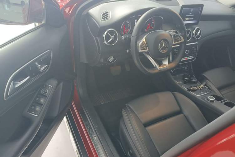 Used Mercedes-Benz GLA 2019 GLA 200 Dynamic Edition Driver Seat
