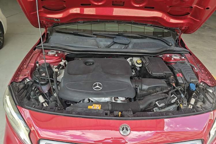 Used Mercedes-Benz GLA 2019 GLA 200 Fashion Model Engine Bay