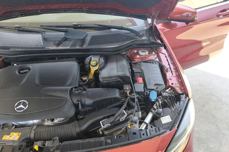 Used Mercedes-Benz GLA 2019 GLA 200 Dynamic Edition Engine Bay Left