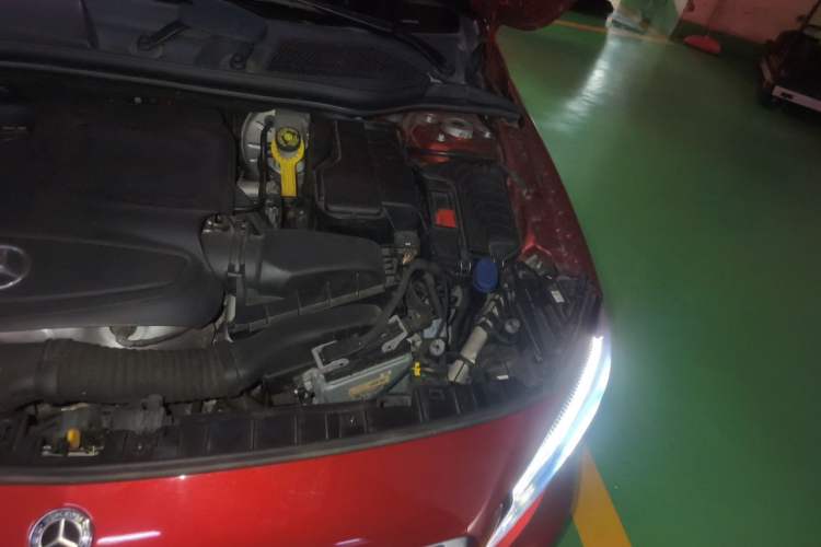 Used Mercedes-Benz GLA 2019 GLA 200 Fashion Model Engine Bay Left