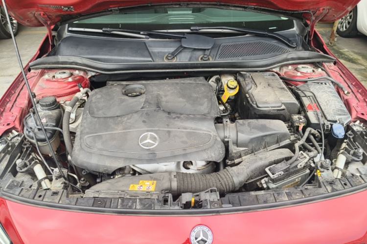 Used Mercedes-Benz GLA 2019 GLA 200 Fashion Model Engine Bay