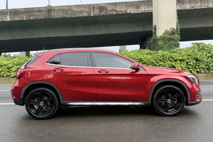 Used Mercedes-Benz GLA 2019 GLA 200 Fashion Model Exterior 3