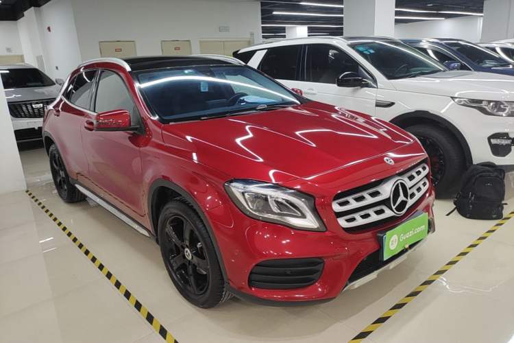 Used Mercedes-Benz GLA 2019 GLA 200 Fashion Model Front Right 45 Deg