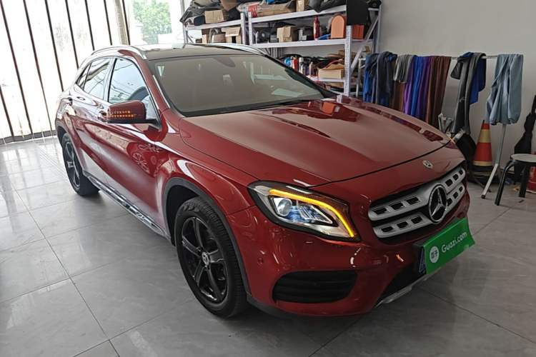 Used Mercedes-Benz GLA 2019 GLA 200 Fashion Model Front Right 45 Deg