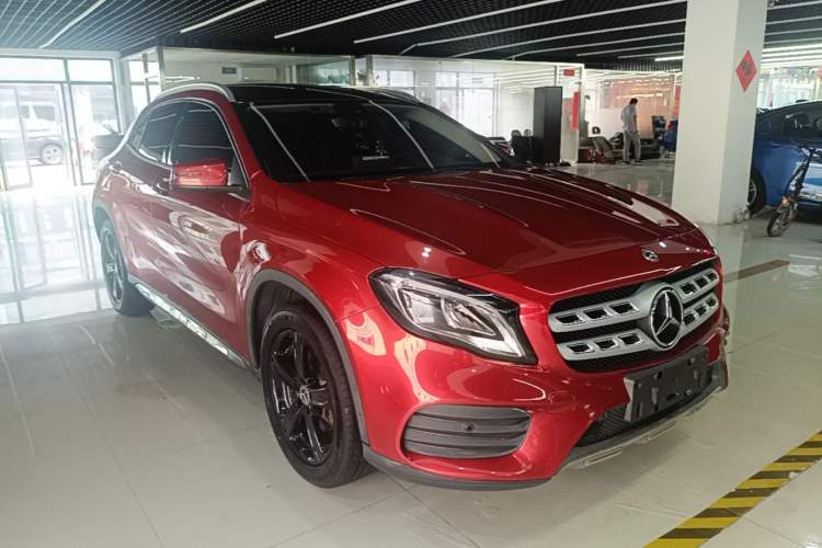 Used Mercedes-Benz GLA 2019 GLA 200 Fashion Model Front Right 45 Deg