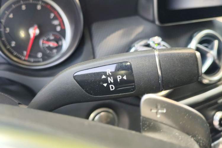 Used Mercedes-Benz GLA 2019 GLA 200 Fashion Model Gear Lever