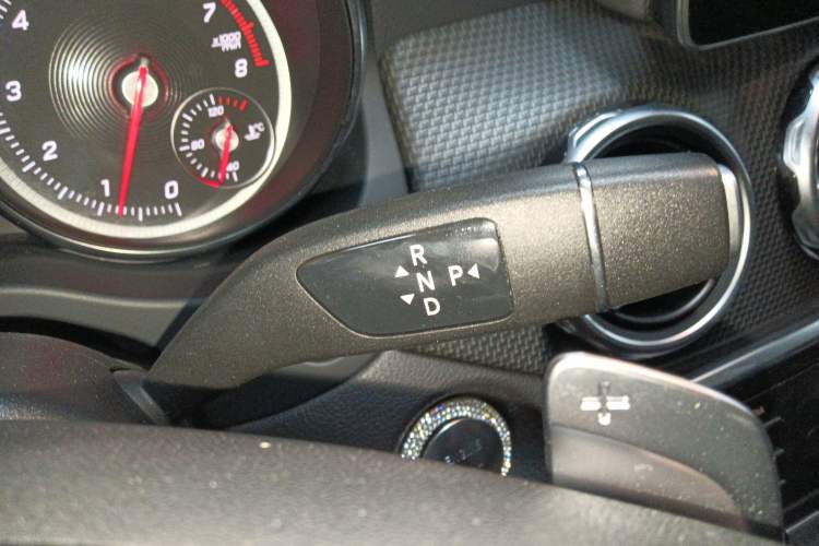 Used Mercedes-Benz GLA 2019 GLA 200 Fashion Model Gear Lever