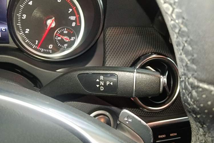 Used Mercedes-Benz GLA 2019 GLA 200 Fashion Model Gear Lever
