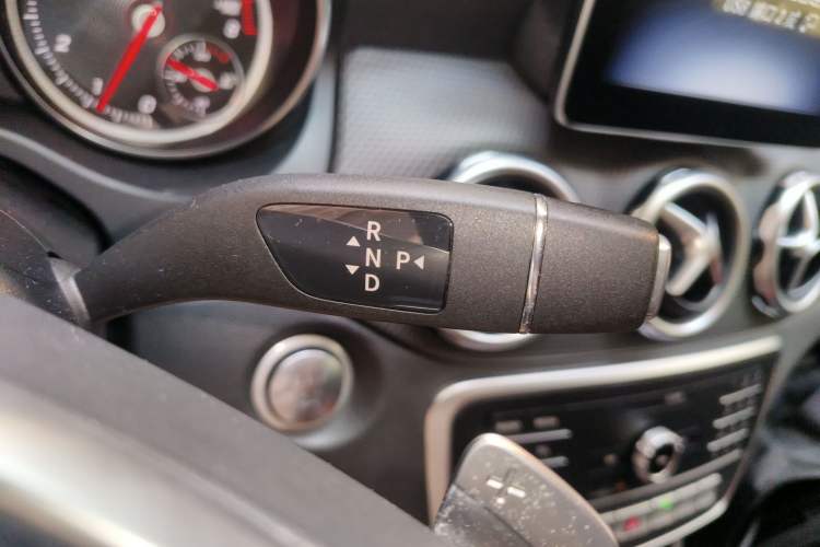 Used Mercedes-Benz GLA 2019 GLA 200 Fashion Model Gear Lever