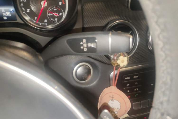Used Mercedes-Benz GLA 2019 GLA 200 Fashion Model Gear Lever