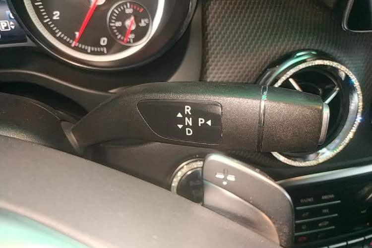 Used Mercedes-Benz GLA 2019 GLA 200 Dynamic Edition Gear Lever