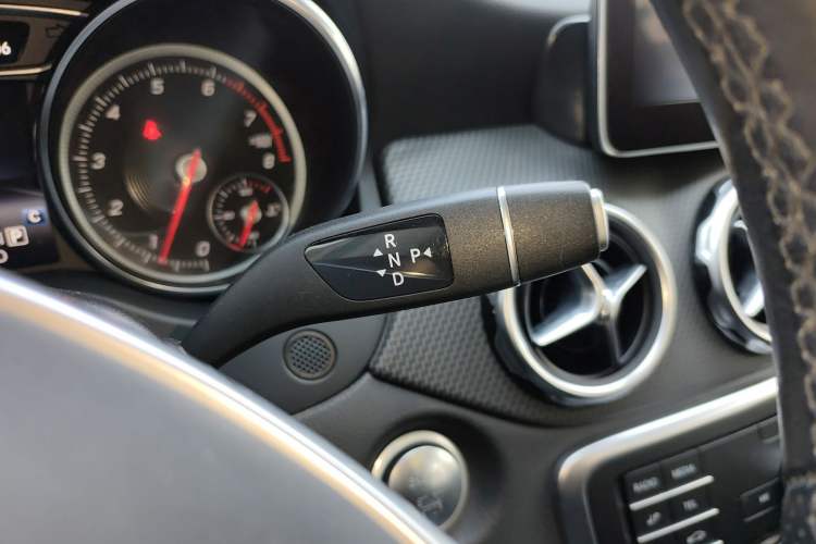 Used Mercedes-Benz GLA 2019 GLA 200 Fashion Model Gear Lever