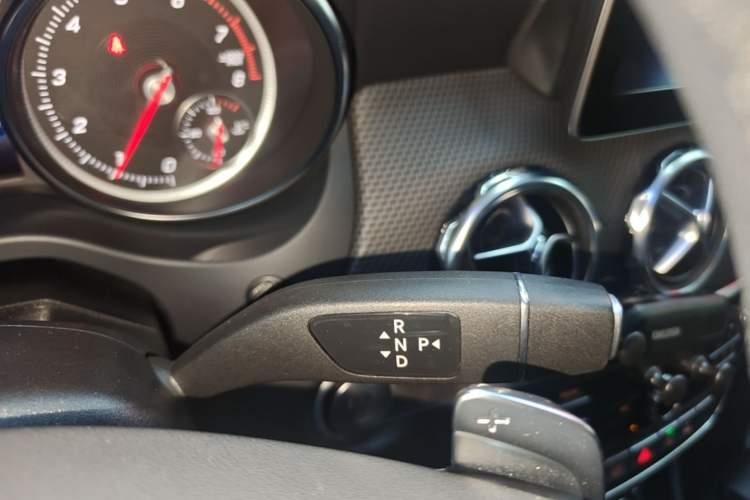 Used Mercedes-Benz GLA 2019 GLA 200 Dynamic Edition Gear Lever