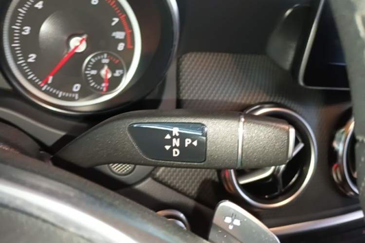 Used Mercedes-Benz GLA 2019 GLA 200 Dynamic Edition Gear Lever