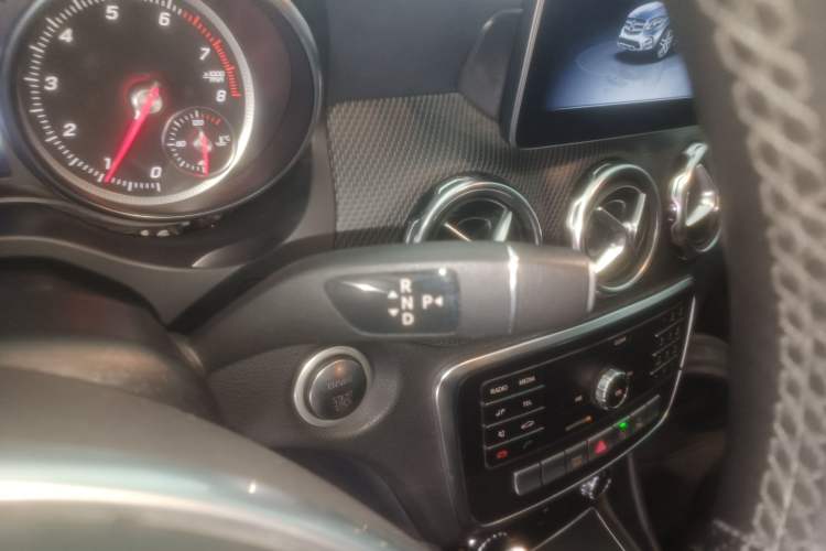Used Mercedes-Benz GLA 2019 GLA 200 Fashion Model Gear Lever