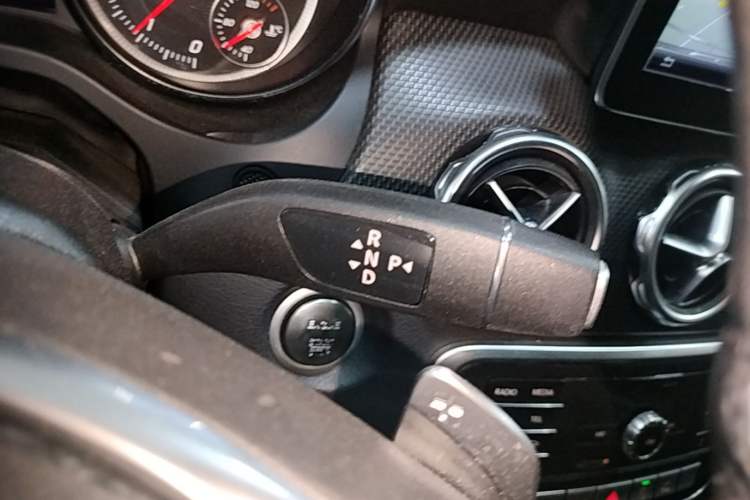 Used Mercedes-Benz GLA 2019 GLA 200 Dynamic Edition Gear Lever