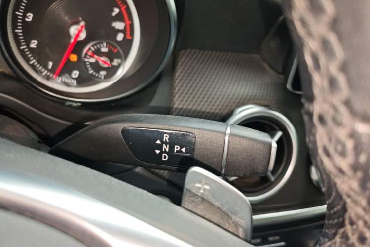 Used Mercedes-Benz GLA 2019 GLA 200 Fashion Model Gear Lever