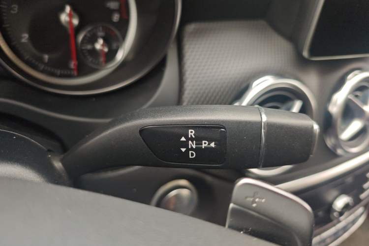 Used Mercedes-Benz GLA 2019 GLA 200 Fashion Model Gear Lever
