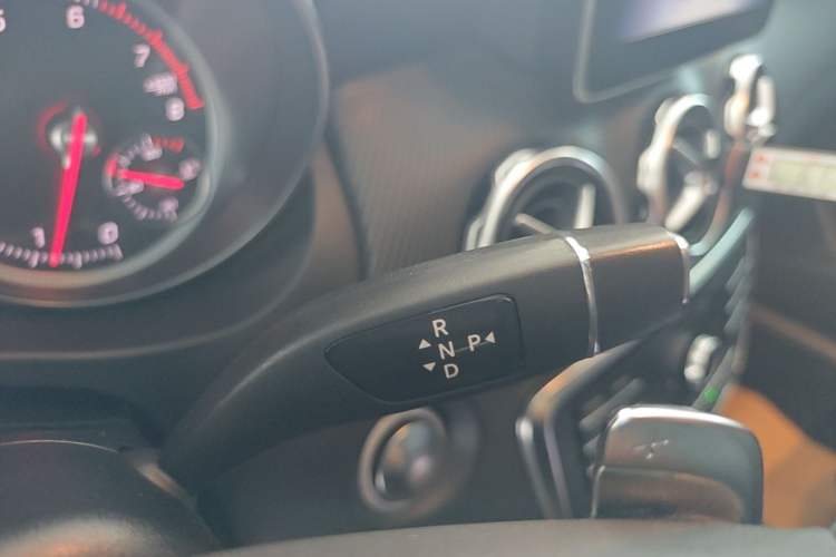 Used Mercedes-Benz GLA 2019 GLA 200 Dynamic Edition Gear Lever