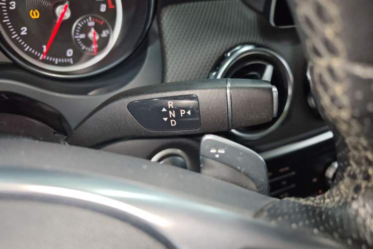 Used Mercedes-Benz GLA 2019 GLA 200 Dynamic Edition Gear Lever