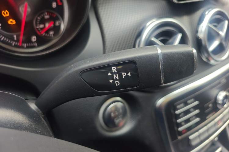 Used Mercedes-Benz GLA 2019 GLA 200 Dynamic Edition Gear Lever