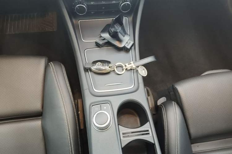 Used Mercedes-Benz GLA 2019 GLA 200 Dynamic Edition Gear Lever