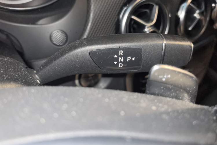 Used Mercedes-Benz GLA 2019 GLA 200 Fashion Model Gear Lever