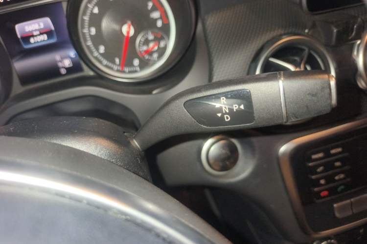 Used Mercedes-Benz GLA 2019 GLA 200 Fashion Model Gear Lever