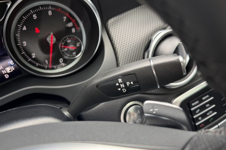 Used Mercedes-Benz GLA 2019 GLA 200 Fashion Model Gear Lever