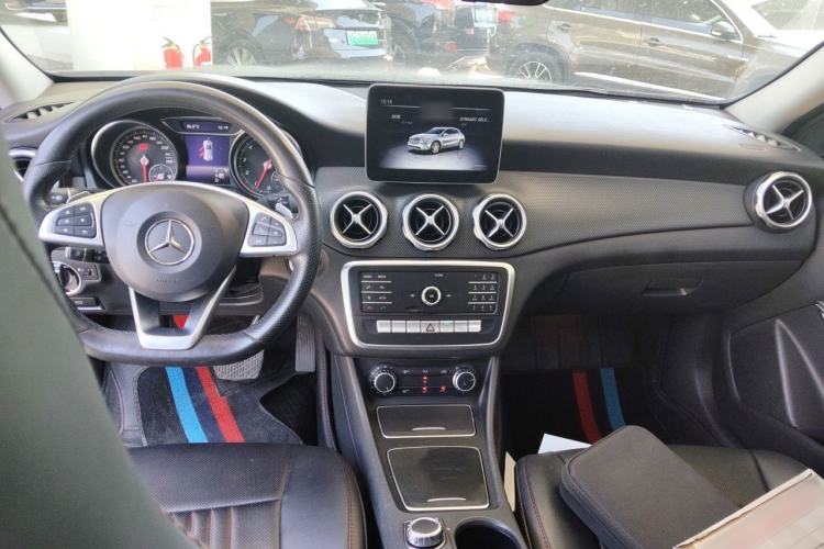 Used Mercedes-Benz GLA 2019 GLA 200 Dynamic Edition Headliner