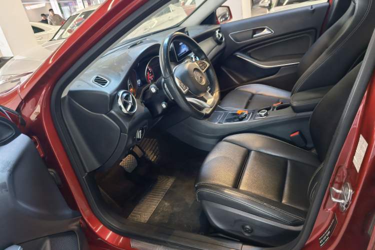 Used Mercedes-Benz GLA 2019 GLA 200 Dynamic Edition Interior 1