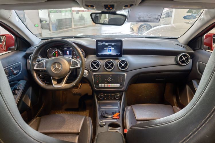 Used Mercedes-Benz GLA 2019 GLA 200 Dynamic Edition Interior 3