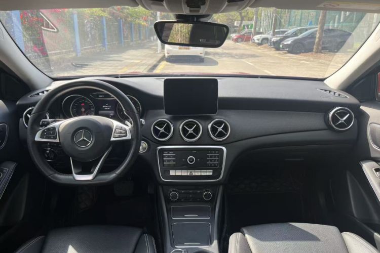 Used Mercedes-Benz GLA 2019 GLA 200 Dynamic Edition Interior 3