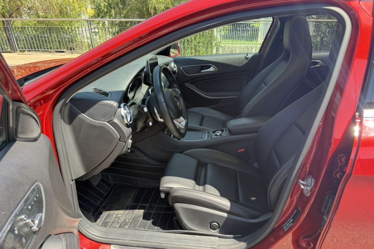 Used Mercedes-Benz GLA 2019 GLA 200 Fashion Model Interior 3