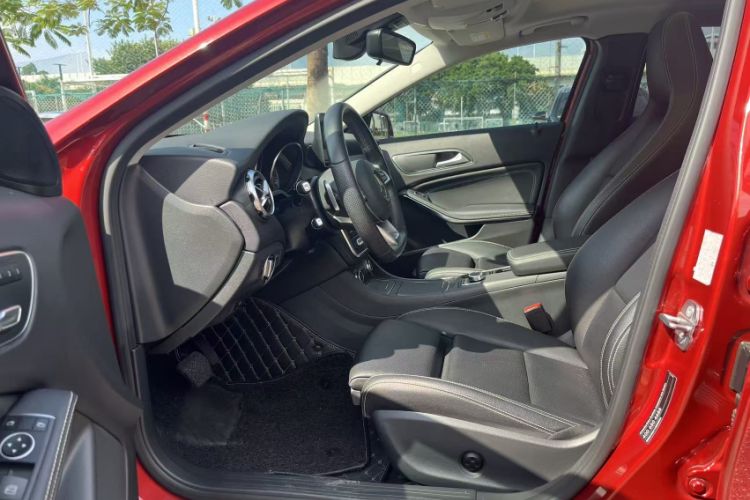 Used Mercedes-Benz GLA 2019 GLA 200 Dynamic Edition Interior 4
