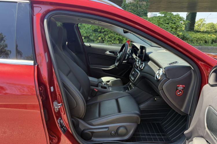 Used Mercedes-Benz GLA 2019 GLA 200 Fashion Model Interior 4