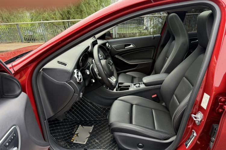 Used Mercedes-Benz GLA 2019 GLA 200 Fashion Model Interior 6