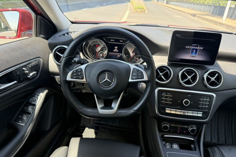Used Mercedes-Benz GLA 2019 GLA 200 Fashion Model Interior 7